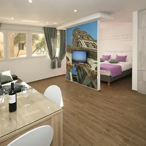 Apartman 4 In, Split